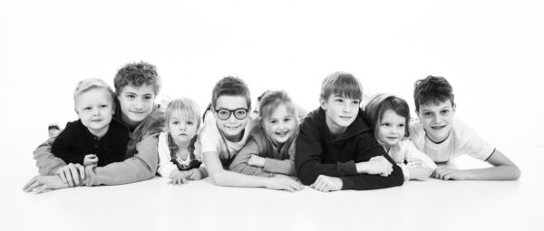 Groepsfoto in de studio bij Fotostudio Smitz in Eeklo