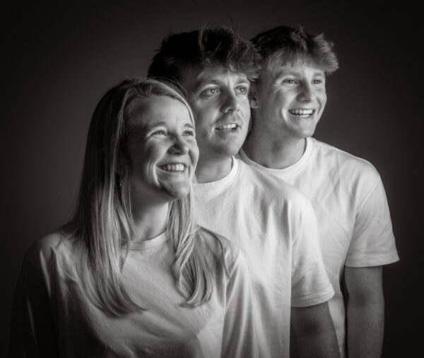 Groepsfoto in de studio bij Fotostudio Smitz in Eeklo