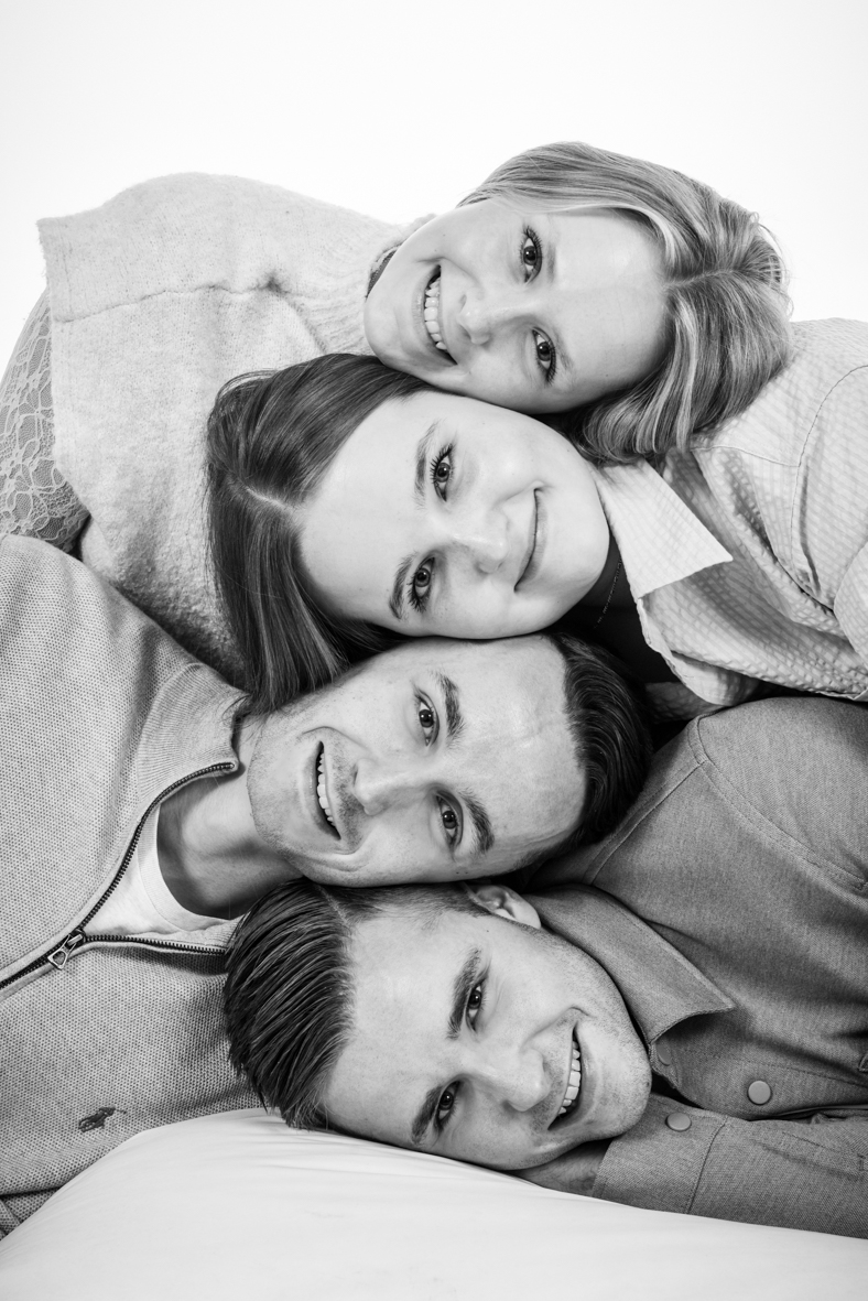 Groepsfoto in de studio bij Fotostudio Smitz in Eeklo