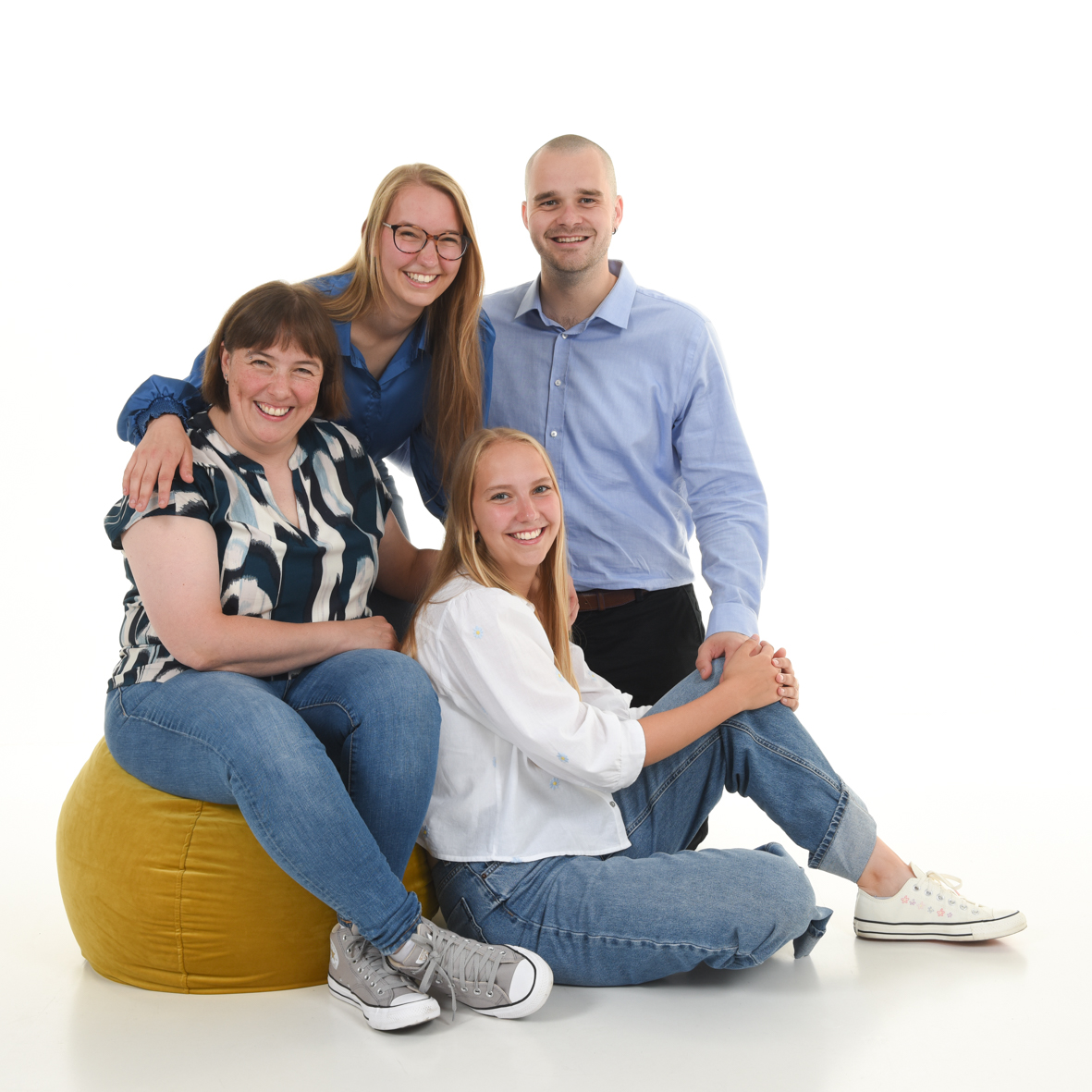 Groepsfoto in de studio bij Fotostudio Smitz in Eeklo