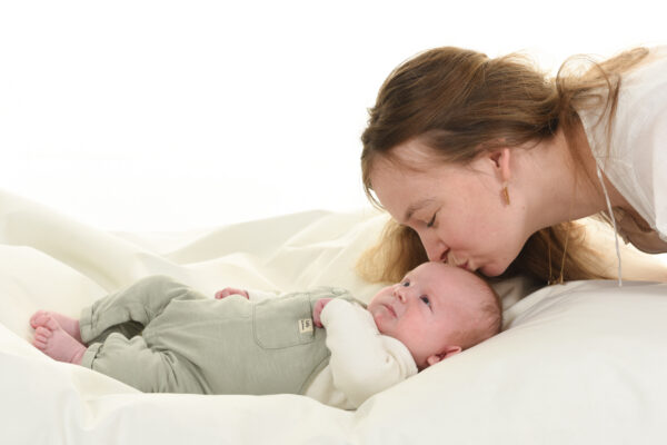 Newborn- en zwangerschapsfotografie in de studio bij Fotostudio Smitz in Eeklo