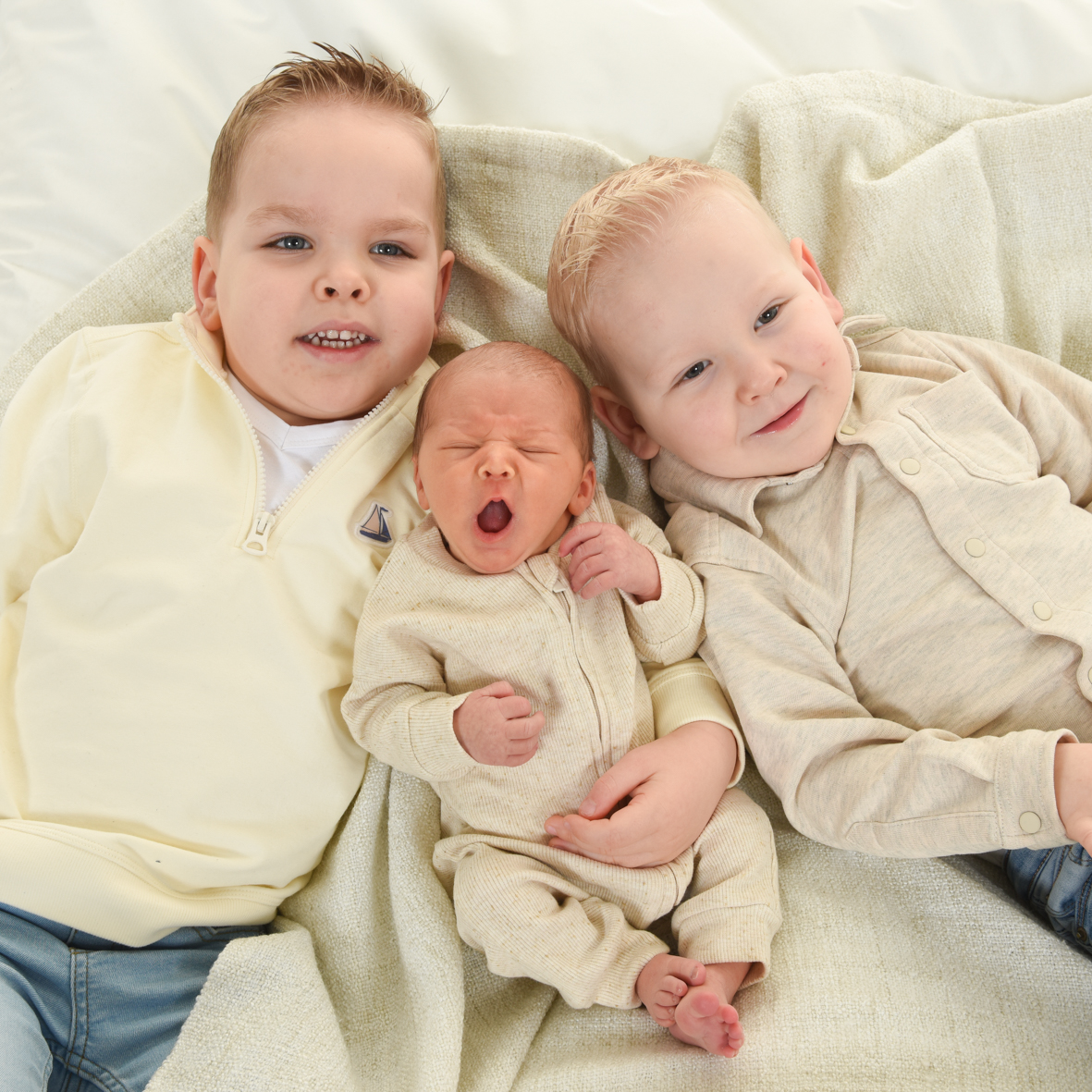 Newborn- en zwangerschapsfotografie in de studio bij Fotostudio Smitz in Eeklo
